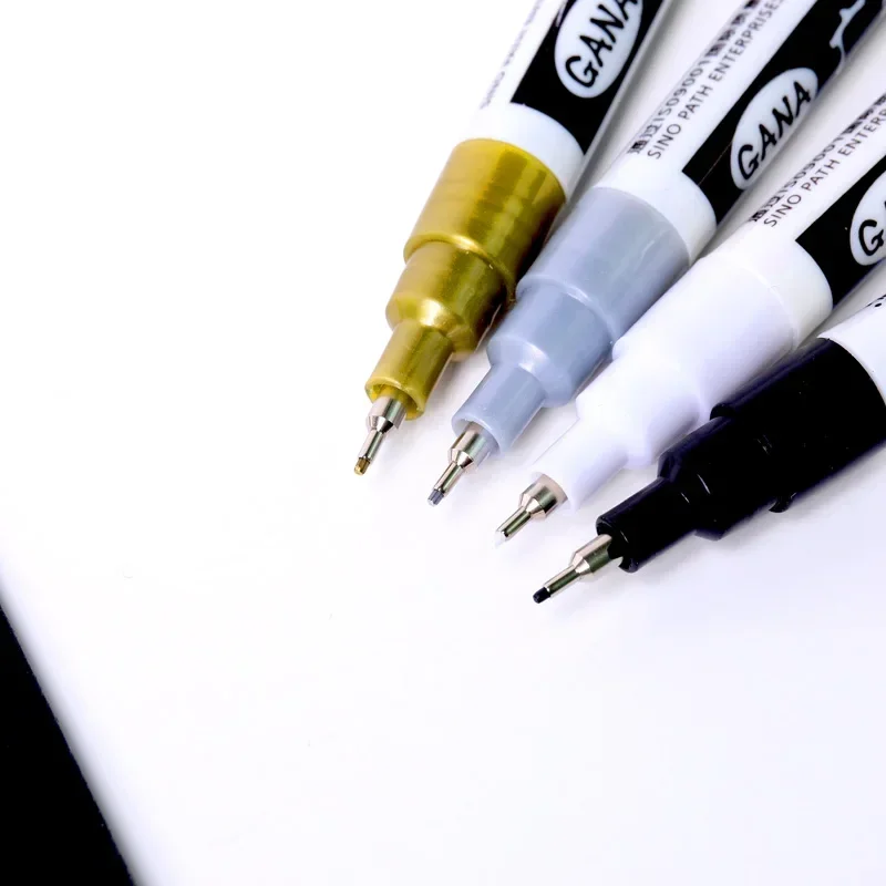 4Pcs/set Oil Based White Black - مراجعة Illustration Marker Set وسعره